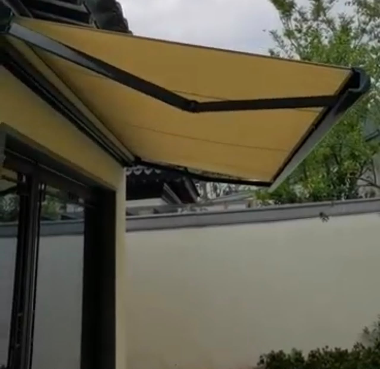 Motorised pergola by LightExtreme, Lagos